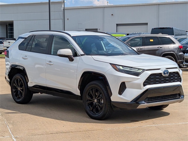 2023 Toyota RAV4 Hybrid SE photo 3