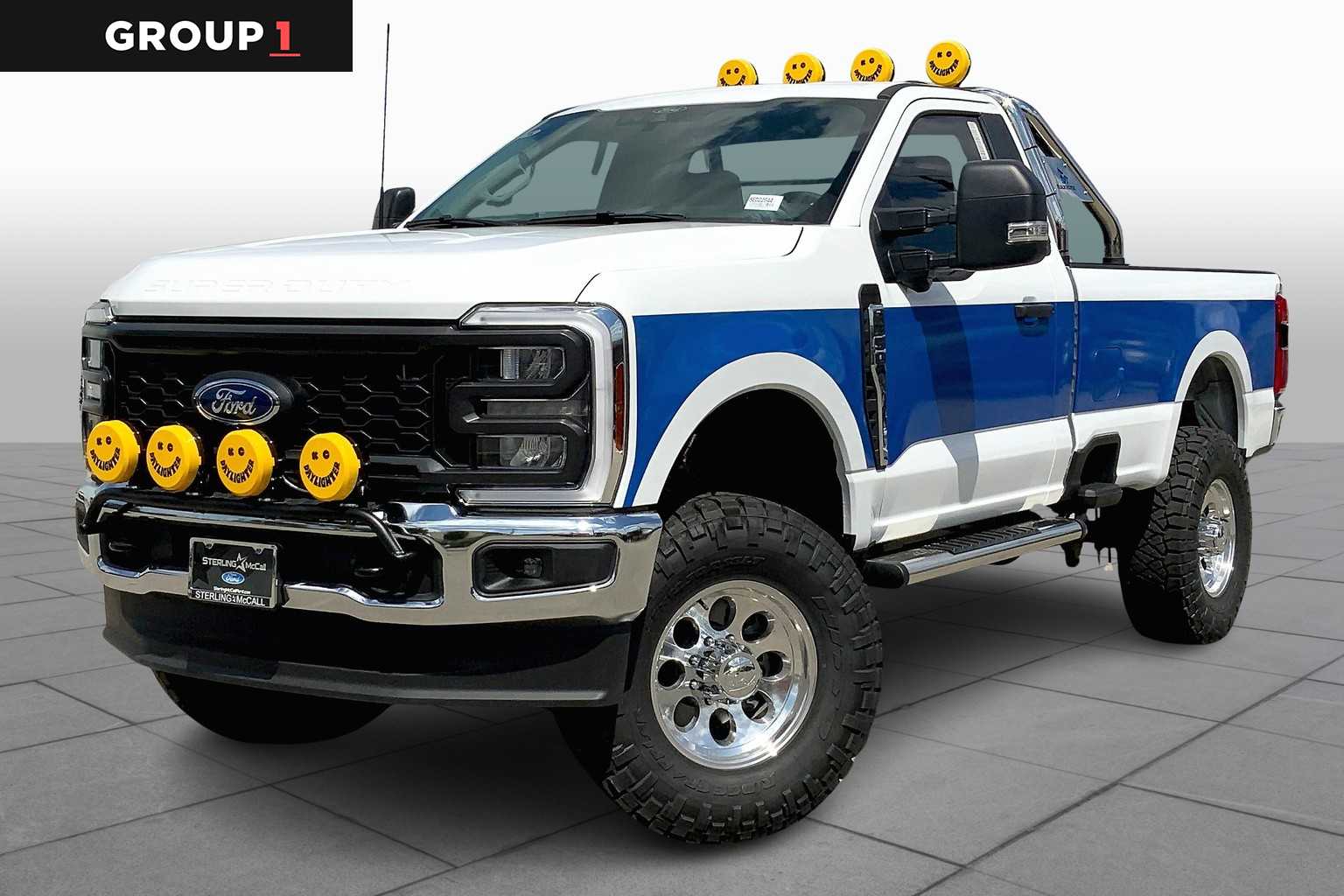 2025 Ford F-350 Super Duty XL's photo