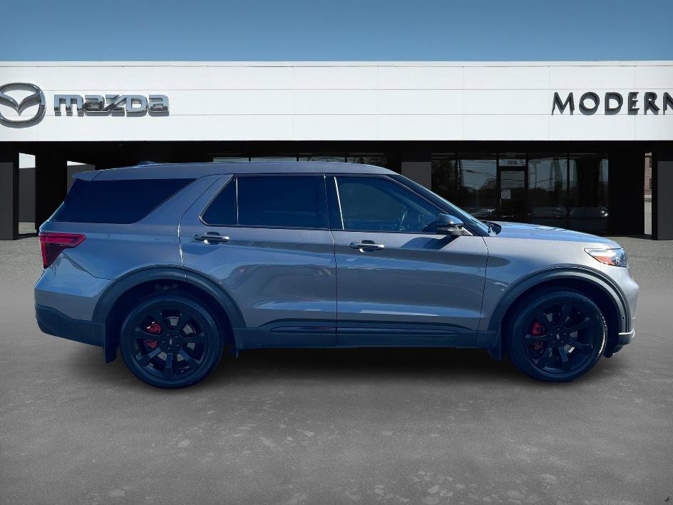 2021 Ford Explorer ST photo 4