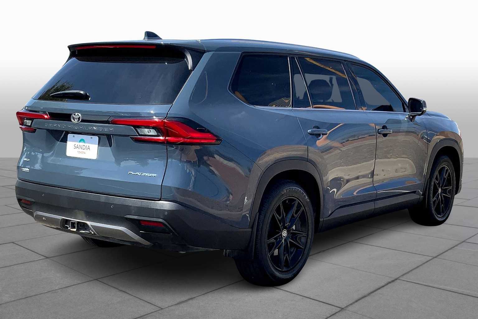 2024 Toyota Grand Highlander Platinum photo 11