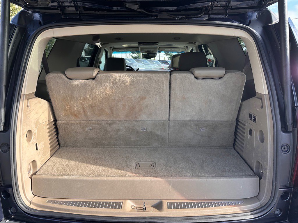 2017 Chevrolet Tahoe LT photo 32