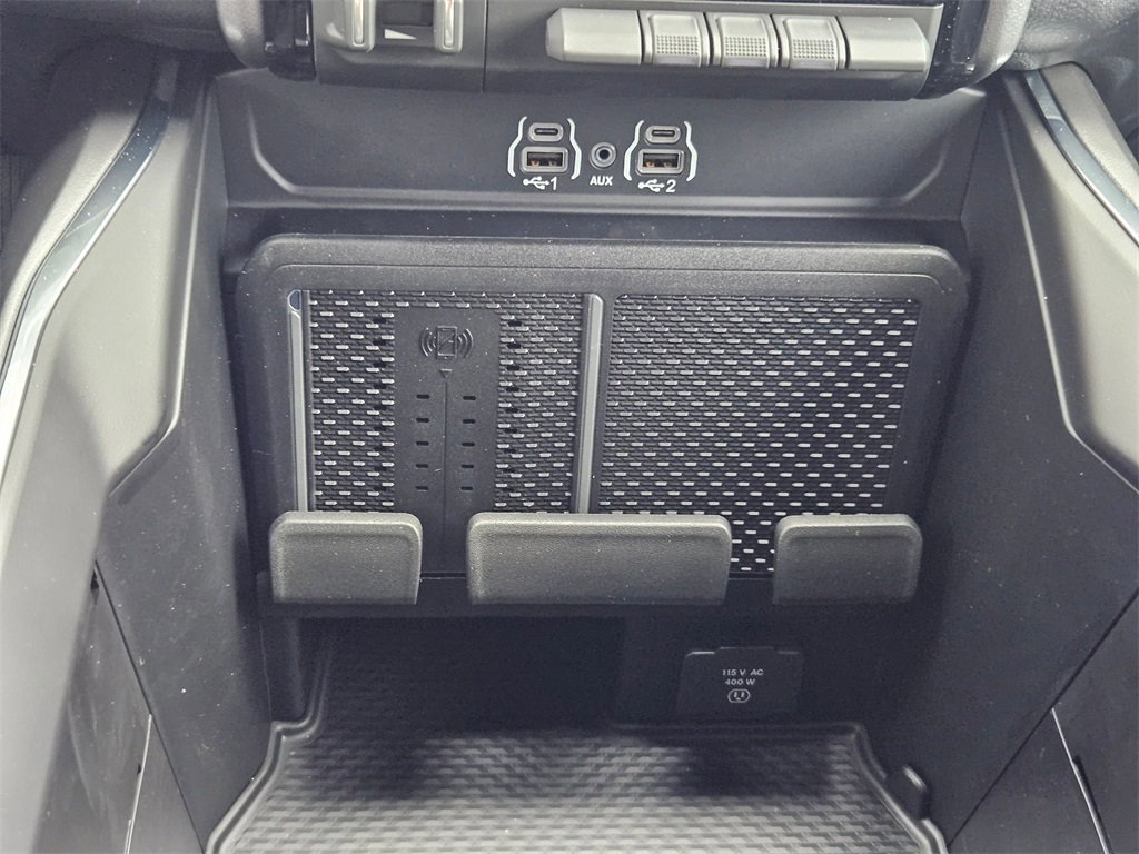 New 2025 Billet Silver Metallic Clear-Coat Exterior Paint RAM Laramie image 31