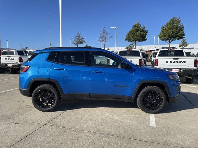 2026 Jeep Compass Latitude Altitude photo 4