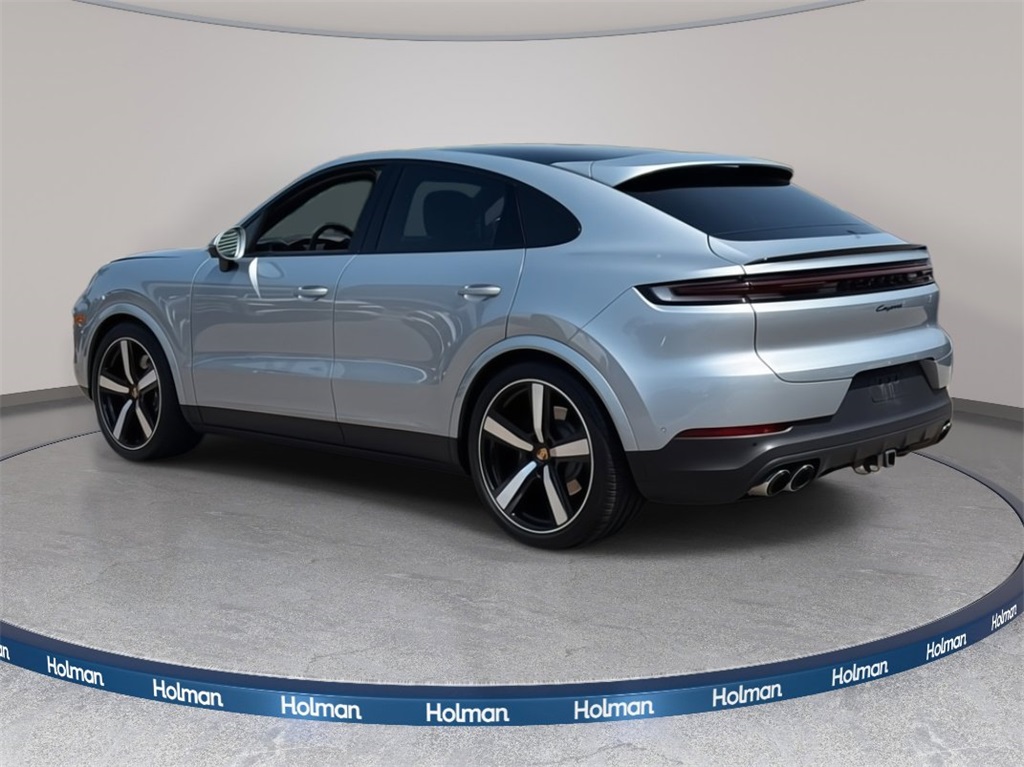 2024 Porsche Cayenne Coupe Base photo 4