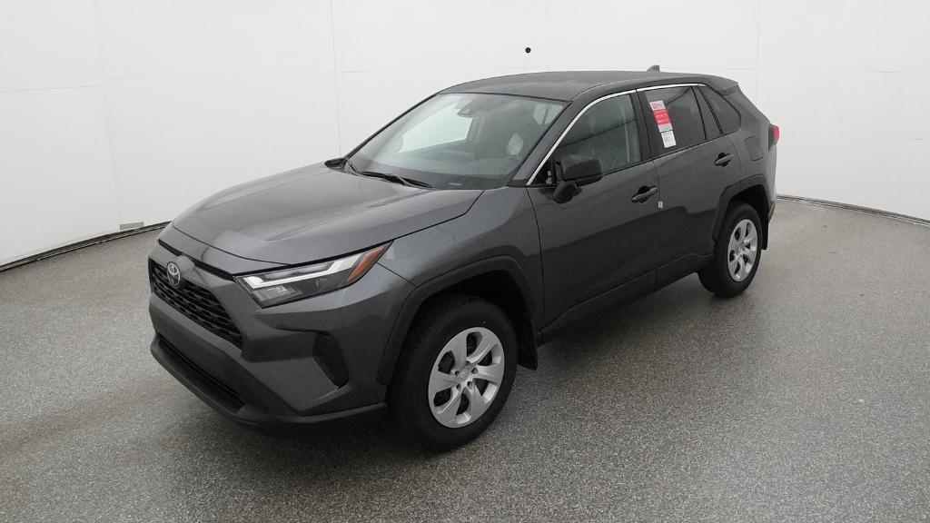 2025 Toyota RAV4 LE's photo