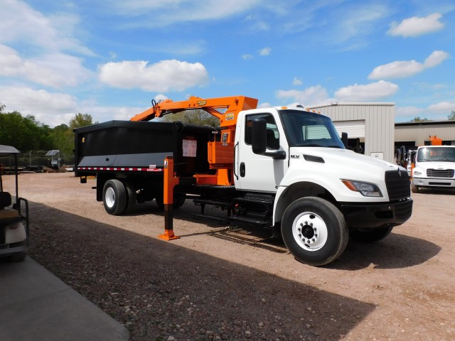 洋書 INTERNATIONAL TRUCKS New 2026 INTERNATIONAL MV607 SBA 4X2 Grapple for Sale