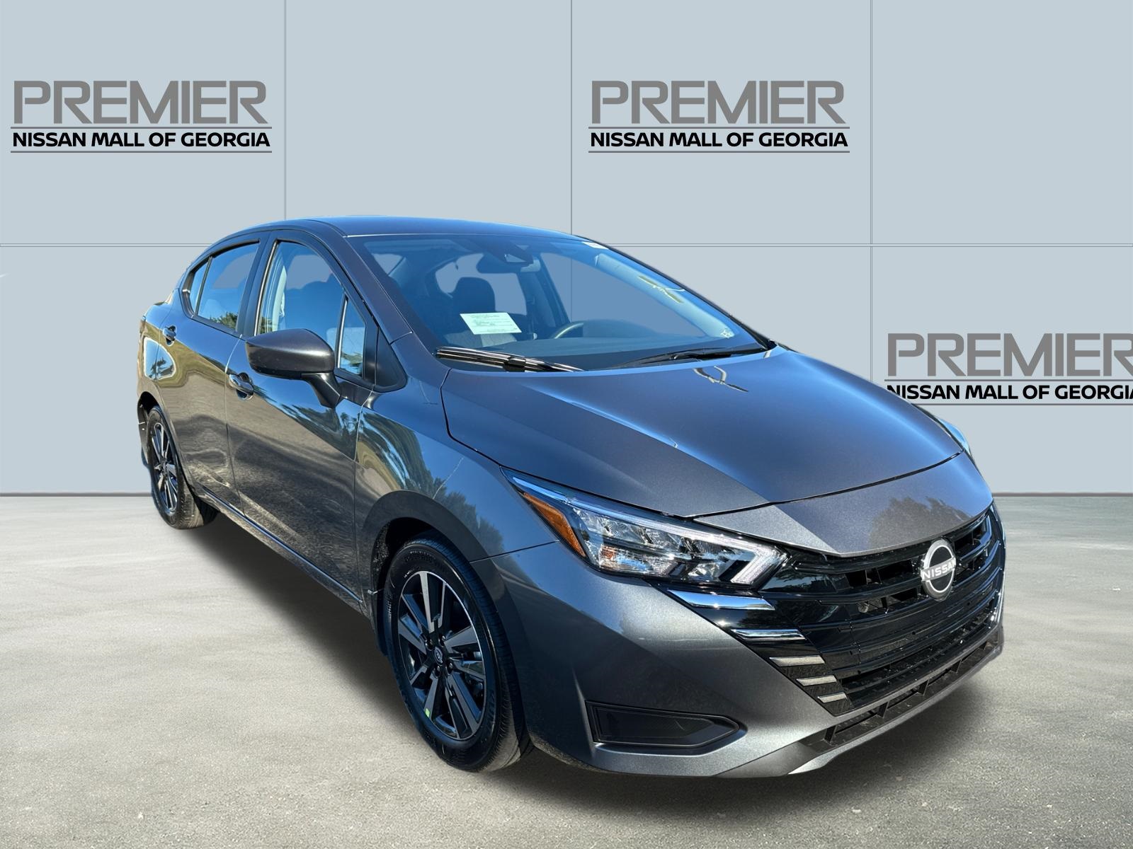 2025 Nissan Versa 1.6 SV photo 3