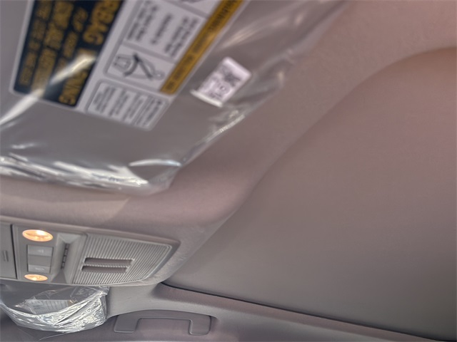2025 Nissan Kicks SV photo 17