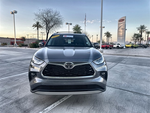 2023 Toyota Highlander Platinum photo 2