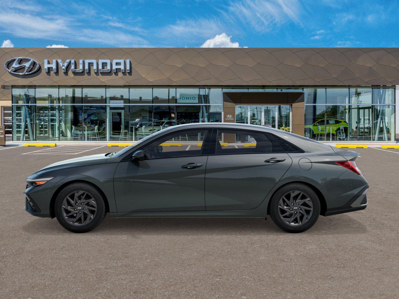 2025 Hyundai Elantra Blue SEL Sport photo 2