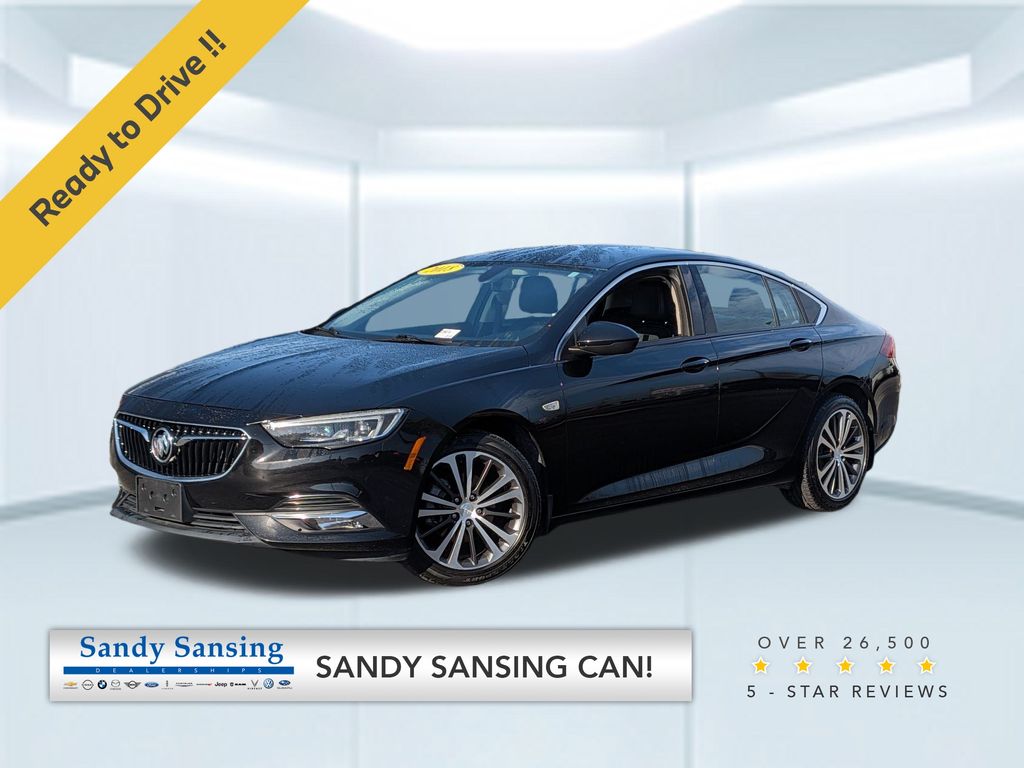 2018 Buick Regal Sportback Essence's photo