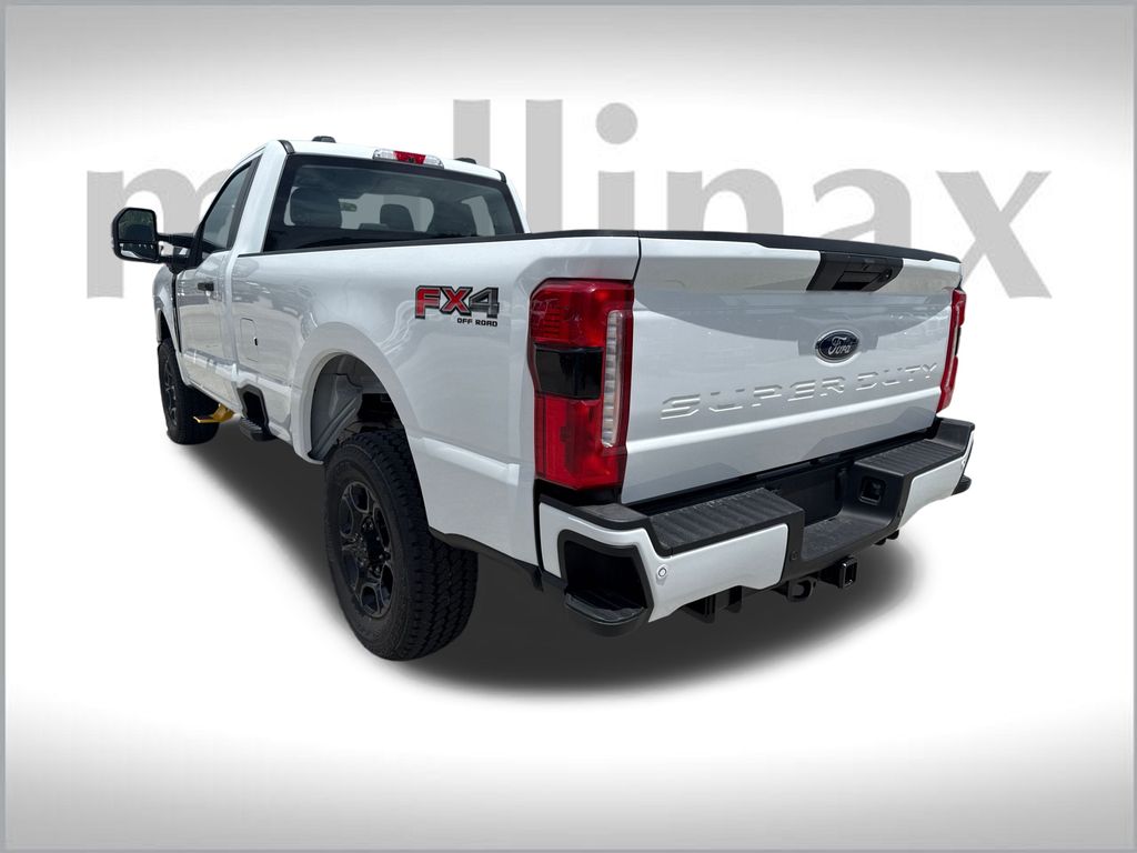 2025 Ford F-350 photo 3