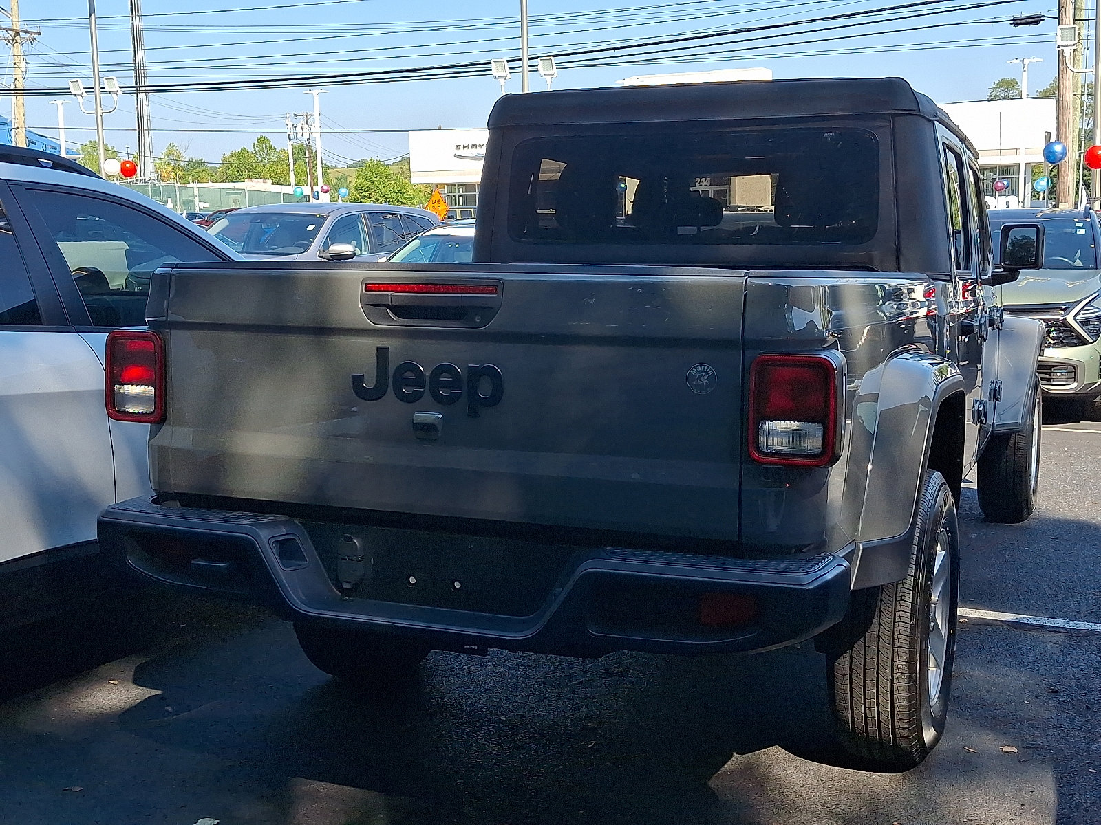 2022 Jeep Gladiator Sport S photo 4