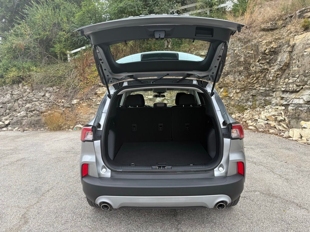 2022 Ford Escape S photo 9