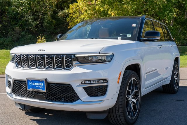 2024 Jeep Grand Cherokee Summit photo 2