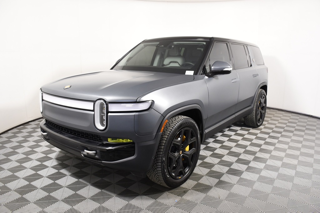 2024 Rivian R1S Adventure