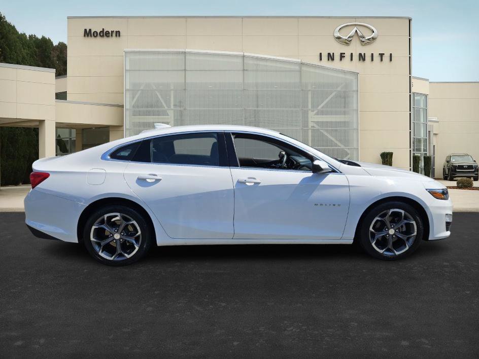 2023 Chevrolet Malibu 1LT photo 3