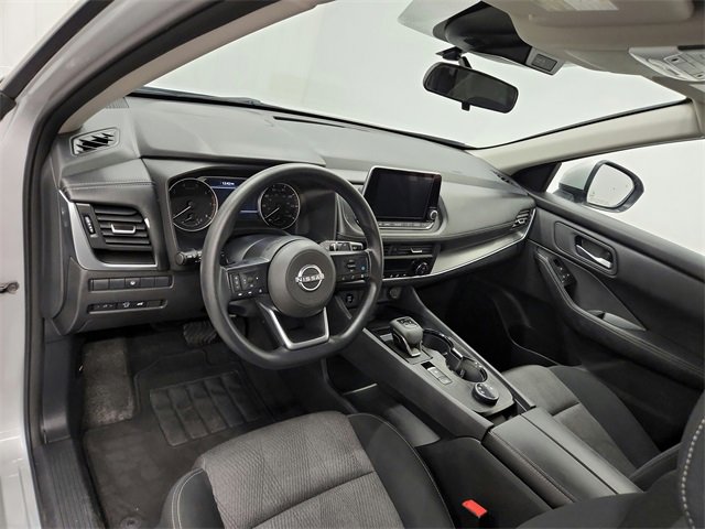 2024 Nissan Rogue SV photo 16