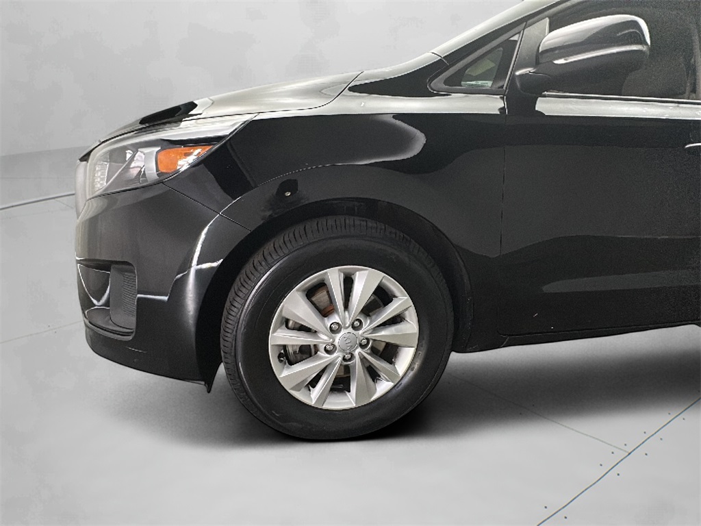 2015 Kia Sedona LX photo 24