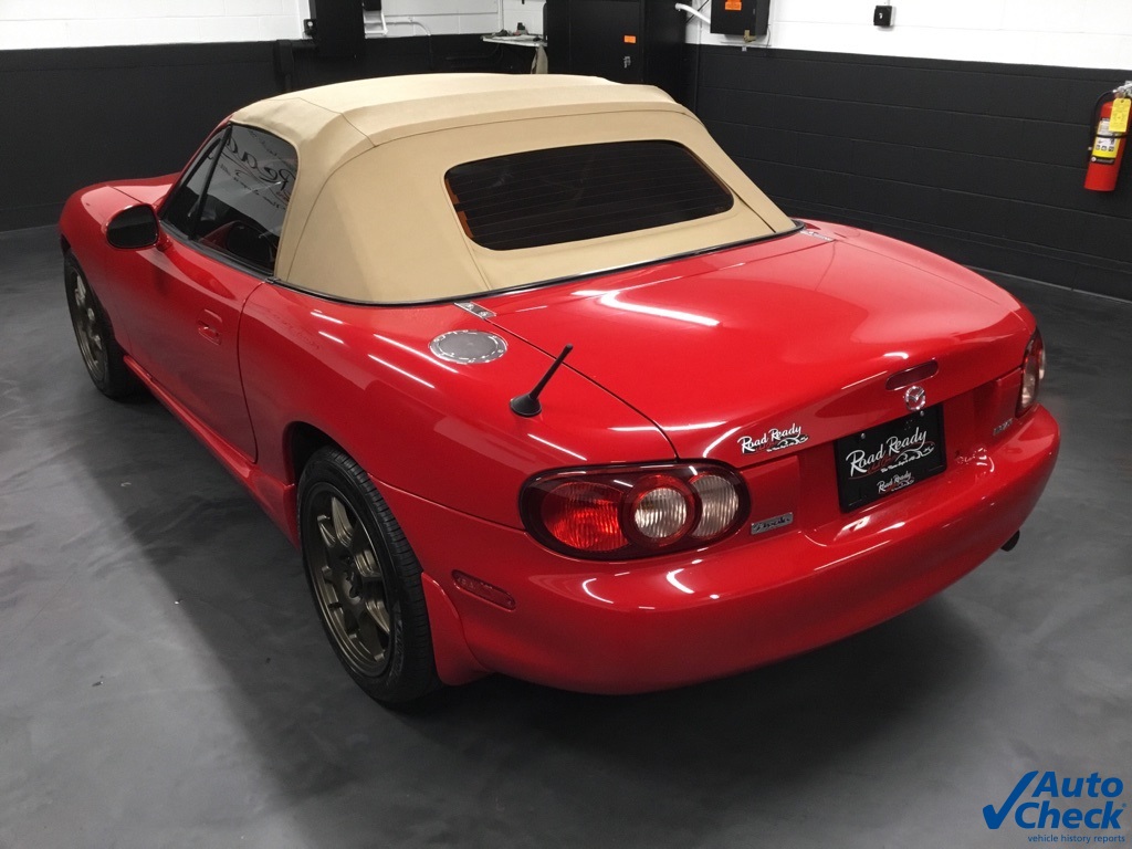 2002 Mazda MX-5 Miata Miata LS photo 18