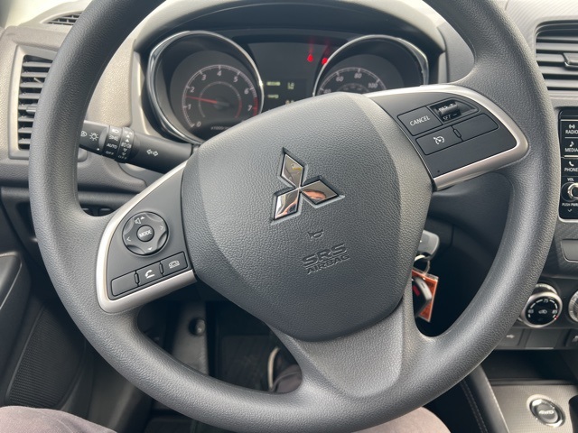 2025 Mitsubishi Outlander Sport ES photo 17