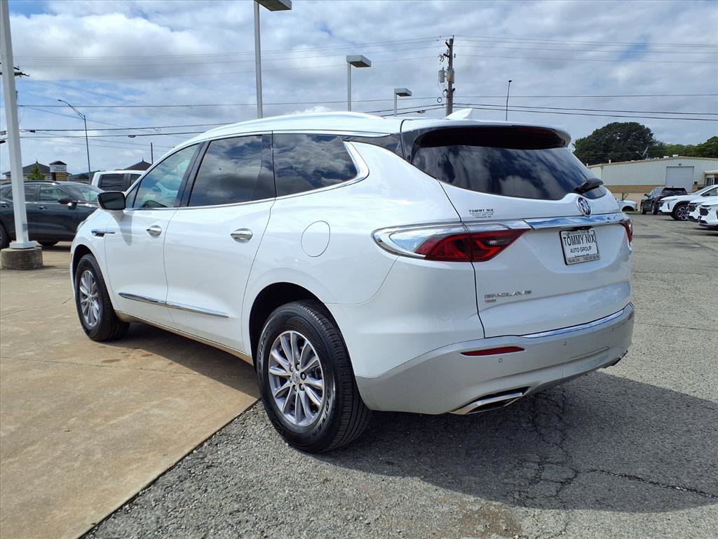 2024 Buick Enclave Premium photo 2