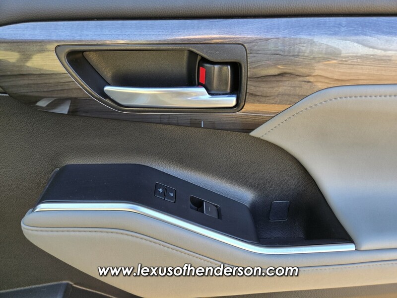 2021 Toyota Highlander Hybrid Platinum photo 19