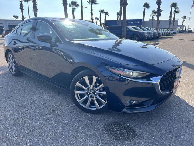 2022 Mazda Mazda3 Premium's photo