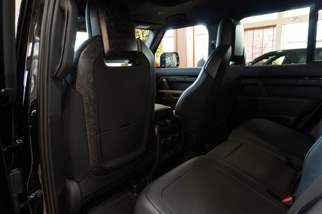 2026 LAND ROVER DEFENDER - Image 13