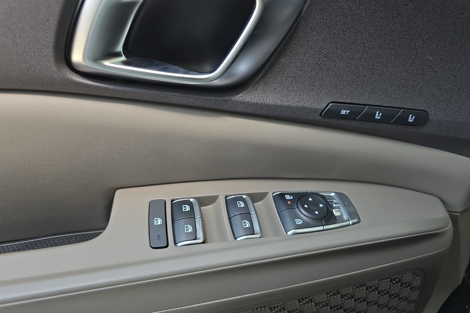 2026 Kia Carnival SX photo 7