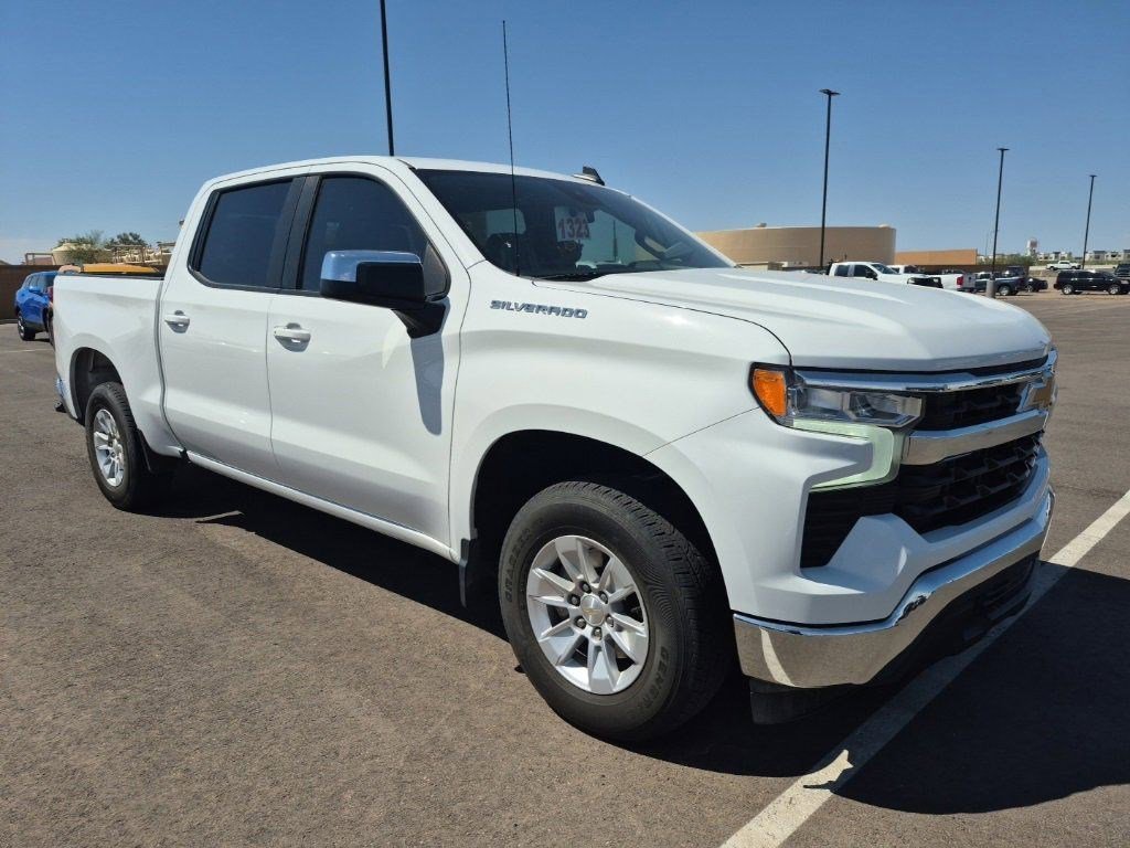 2023 Chevrolet Silverado 1500 LT photo 4