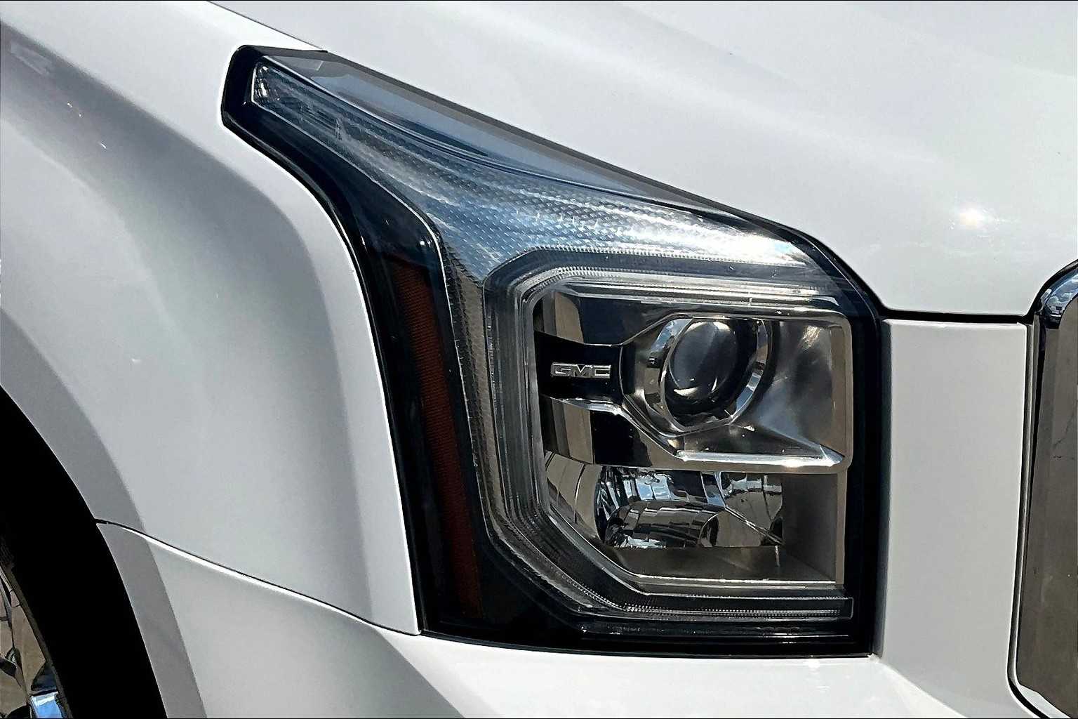 2017 Gmc Yukon Denali photo 26
