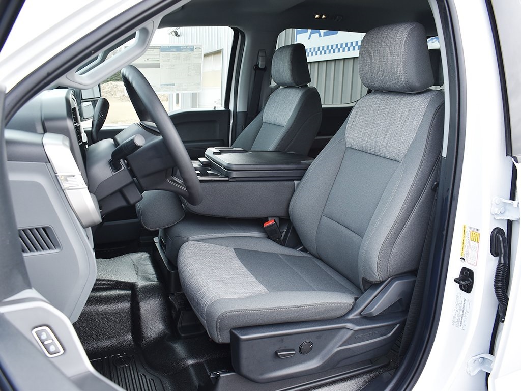 2025 Ford F-350 XLT photo 5