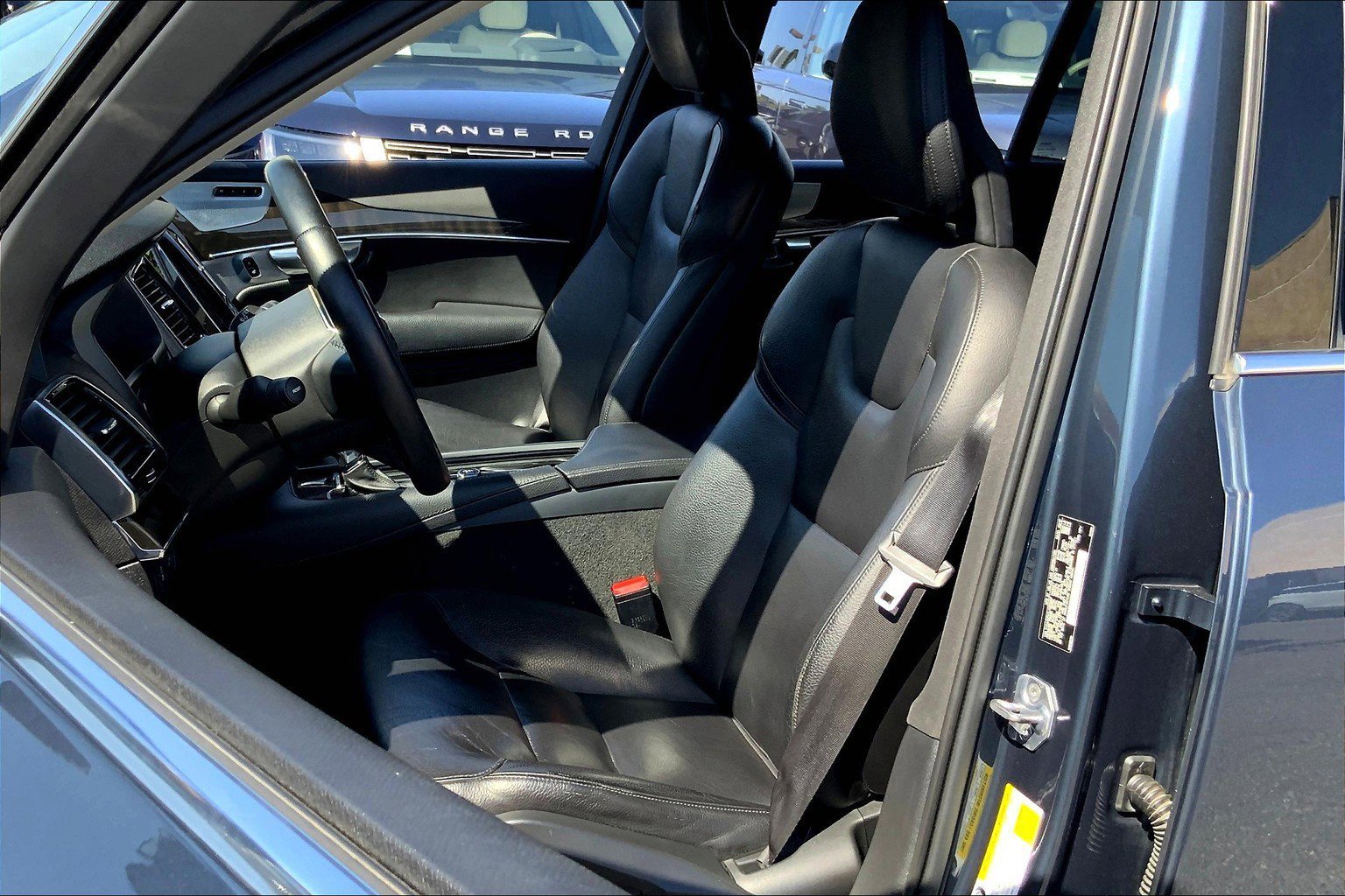 2018 Volvo XC90 Momentum photo 20
