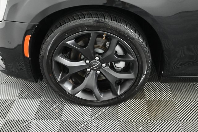 2022 Chrysler 300 S photo 32