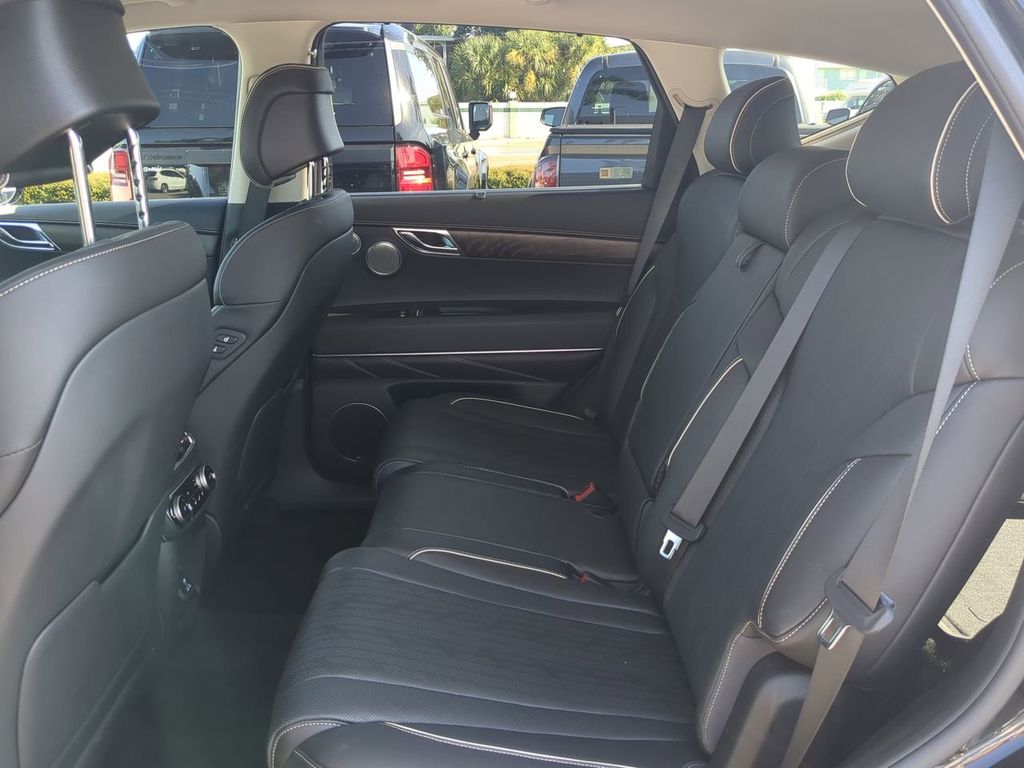 2024 Genesis GV80 3.5T Advanced photo 13