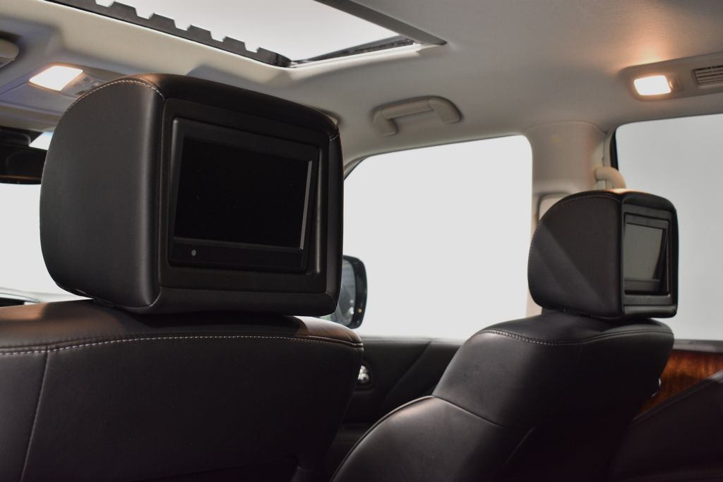 2017 Infiniti QX80 Base photo 24