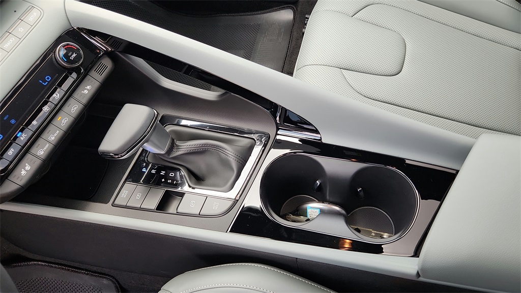 2025 Hyundai Elantra Hybrid Limited photo 25