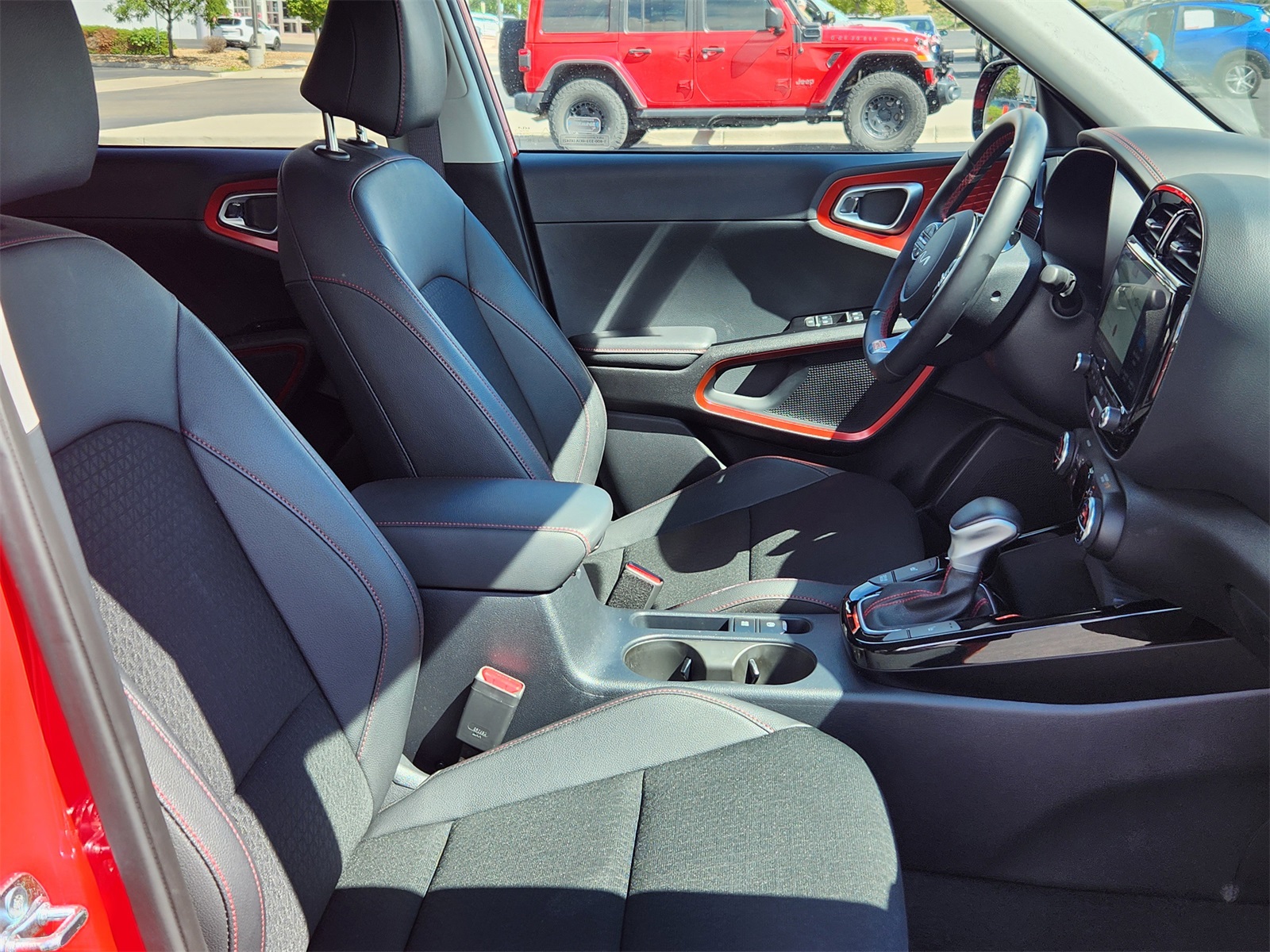 2025 Kia Soul GT-Line photo 12