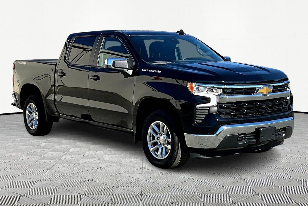 2023 Chevrolet Silverado 1500 LT photo 2