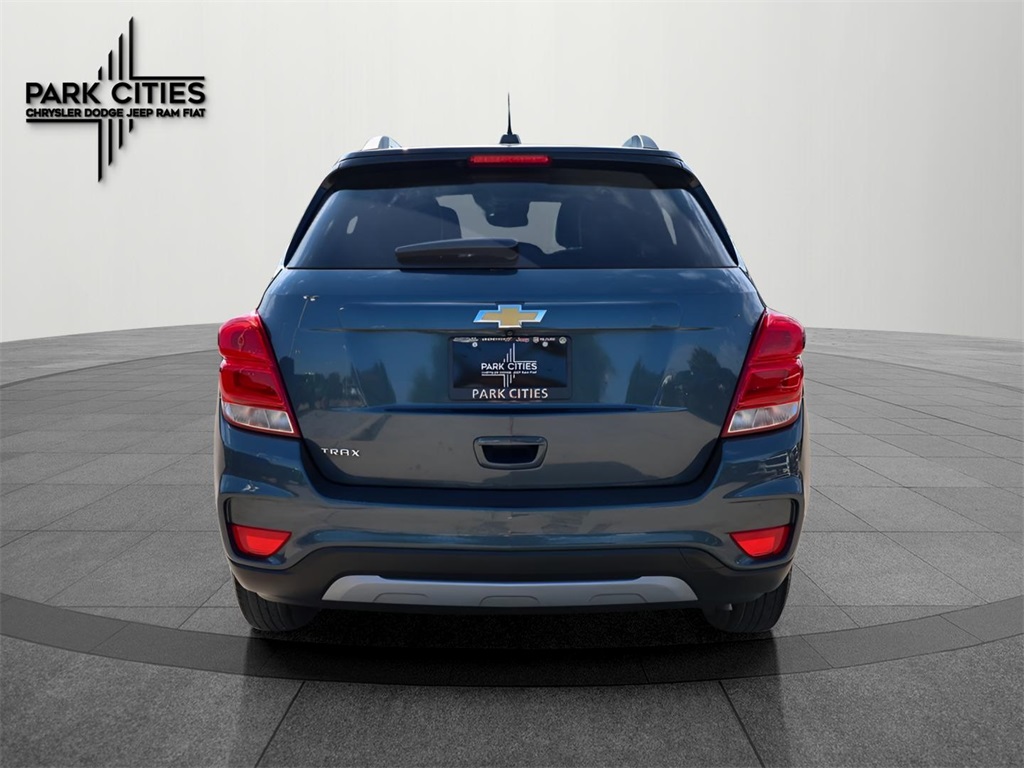 2021 Chevrolet Trax LT photo 3