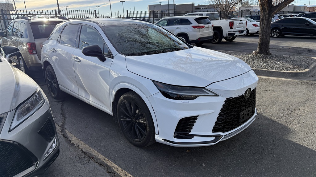 2023 Lexus RX Hybrid 500h's photo