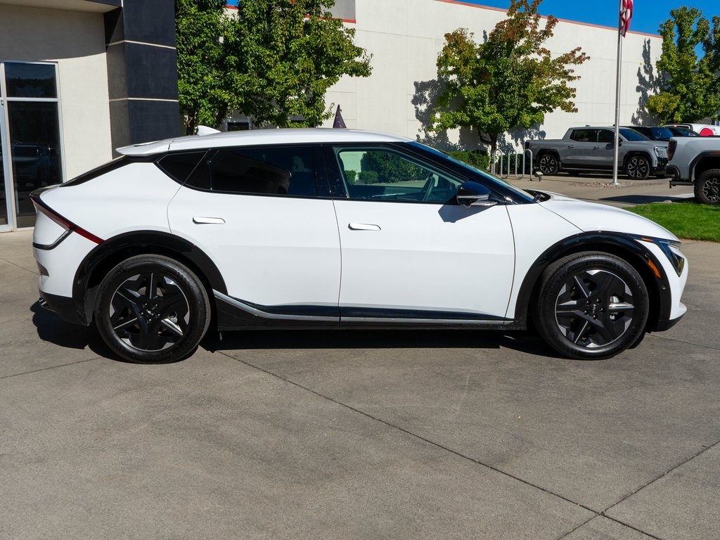 2025 Kia EV6 Wind photo 8