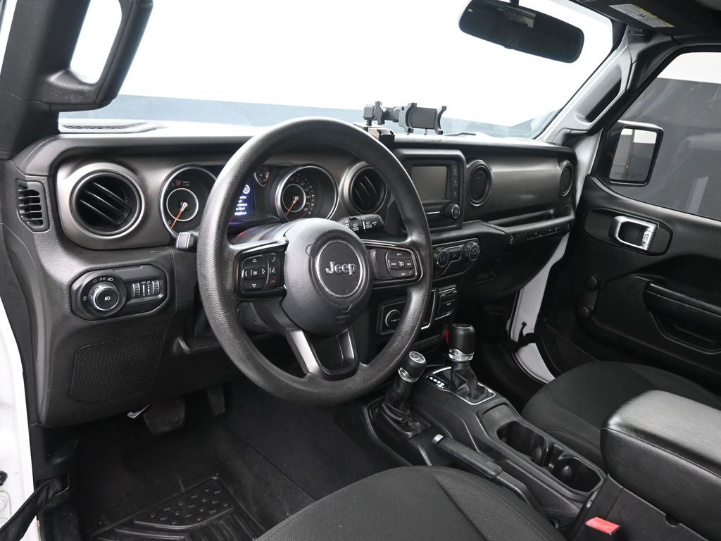 2019 Jeep Wrangler Unlimited Sport photo 2