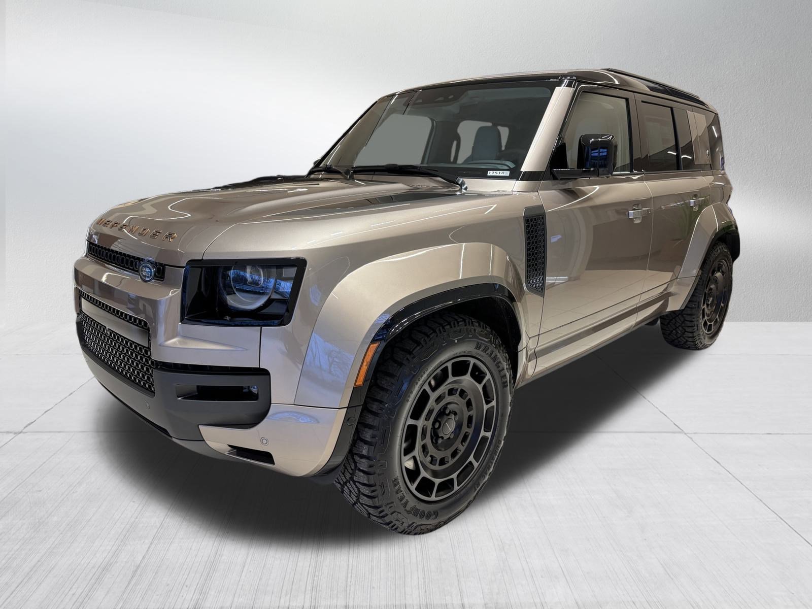 2026 Land Rover Defender Octa's photo