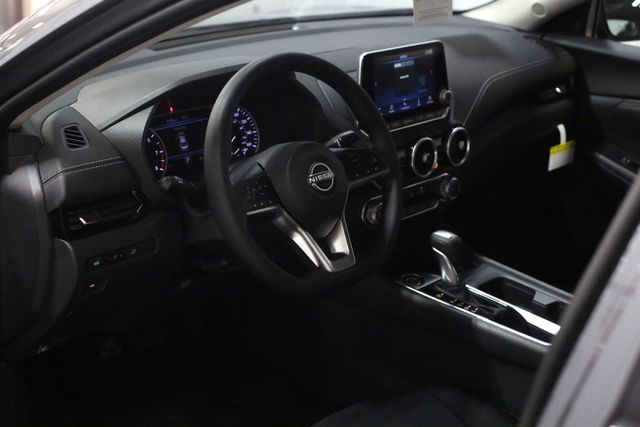 2025 Nissan Sentra SV photo 7