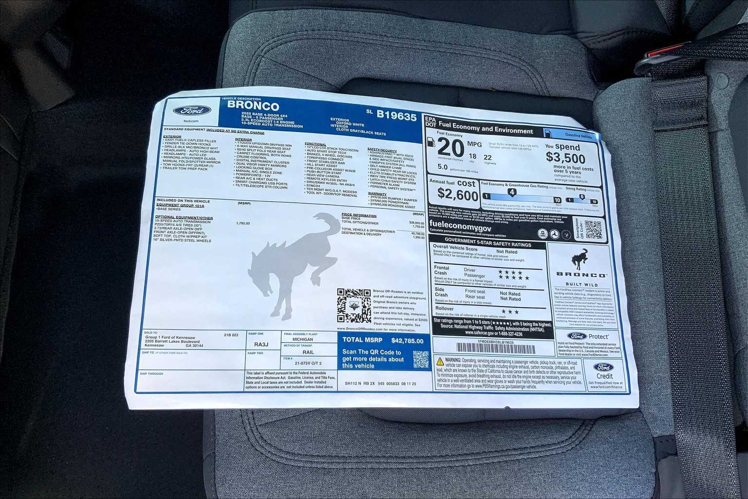 2025 Ford Bronco Base photo 16