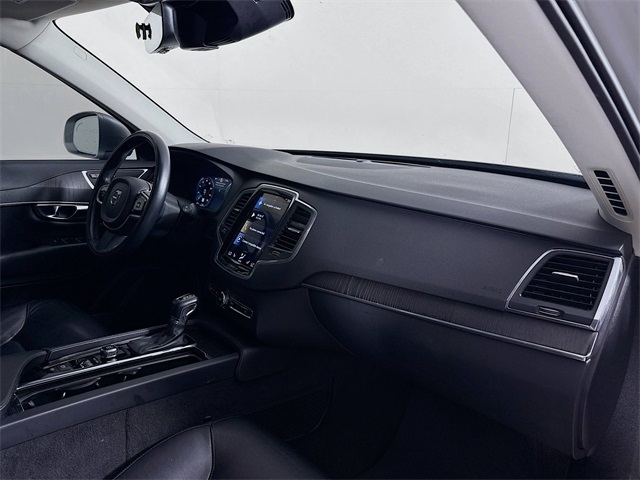 2020 Volvo XC90 T5 Momentum photo 26