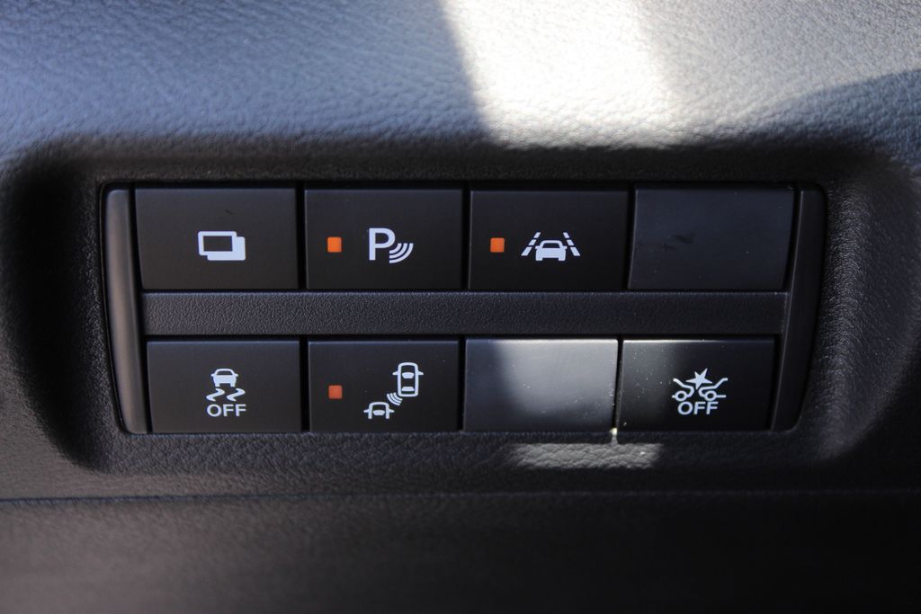 2025 Nissan Kicks Play S photo 20