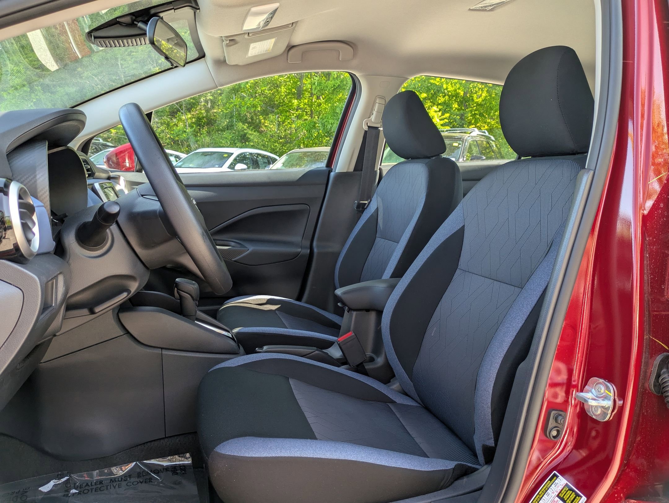 2025 Nissan Versa SV photo 12